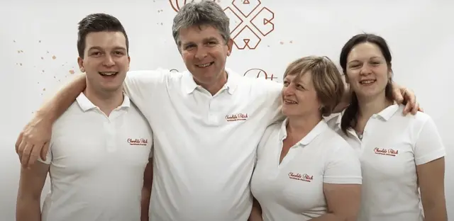 Rodina a tím čokoládovne Chocolate Patrik v Rožňave